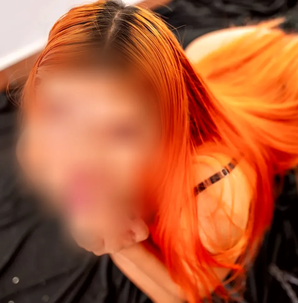 Diana, 27