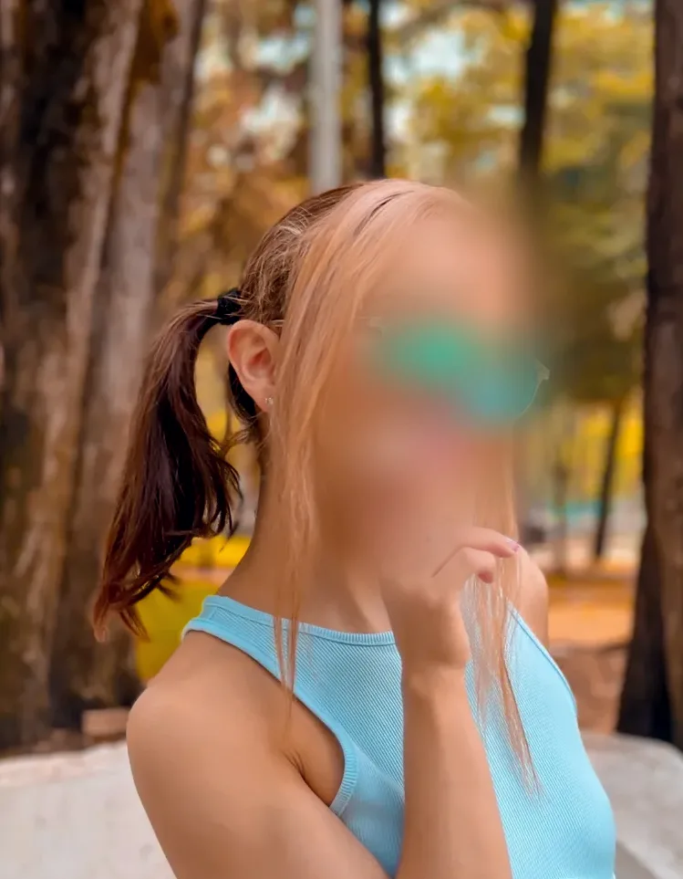 Elena, 26
