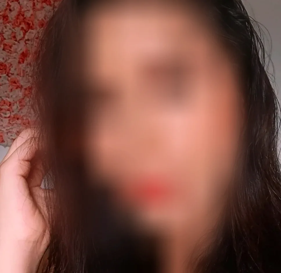 Emma, 29