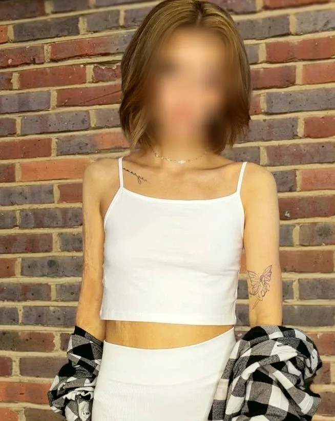 Esra, 28