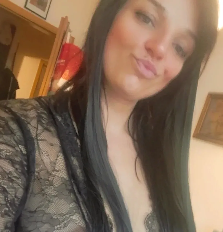 Lara, 36