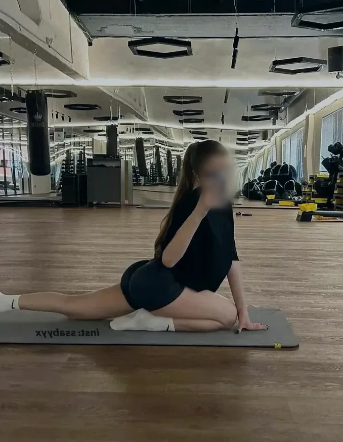 Laura, 33