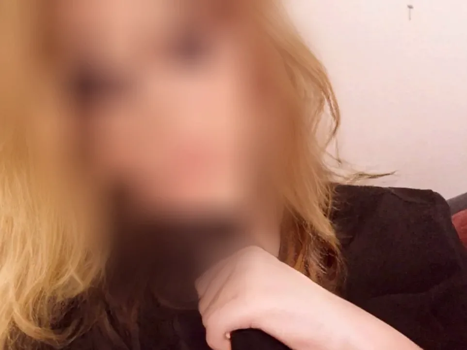 Luisa, 27